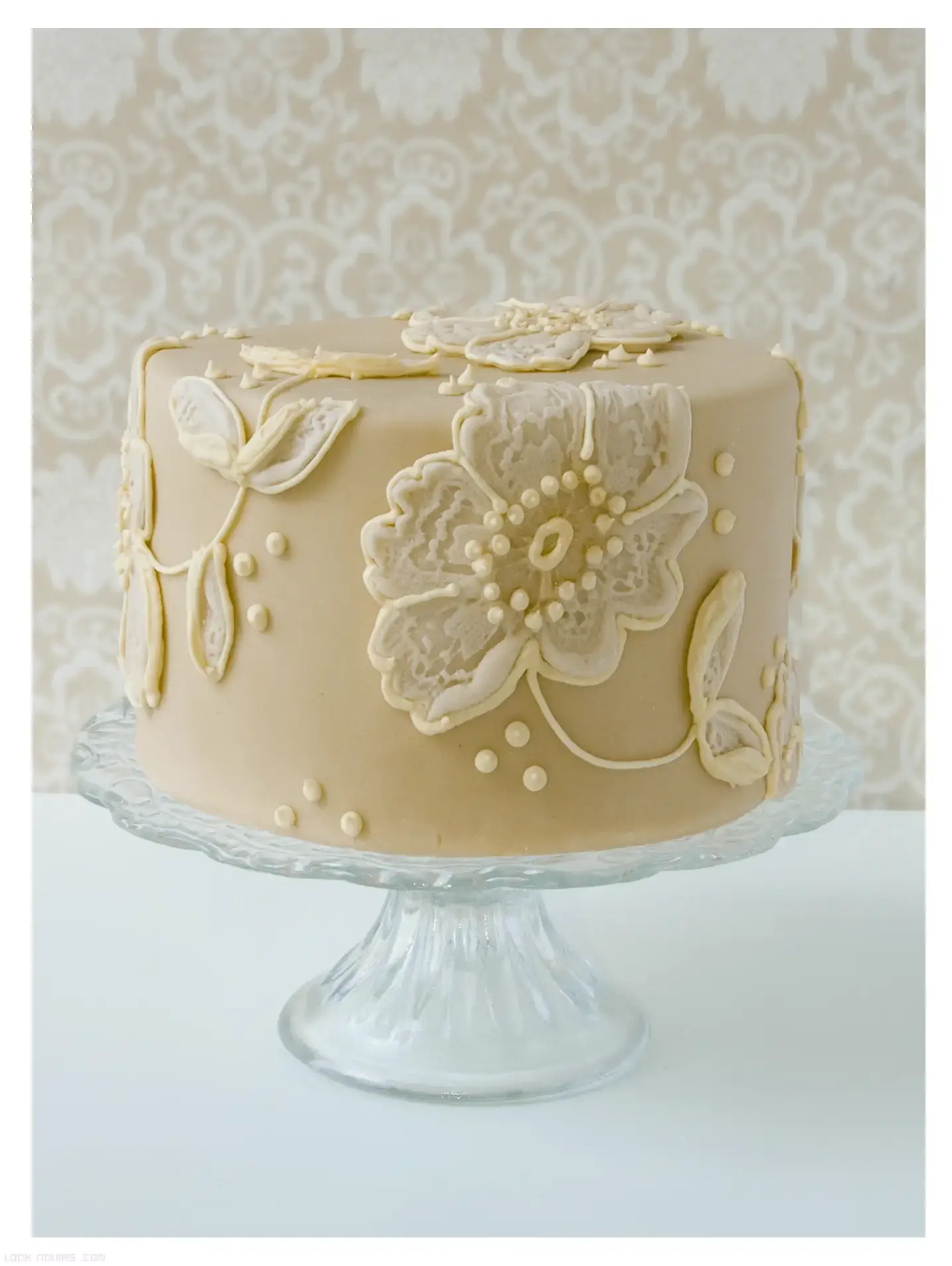 Pastel de boda de encaje